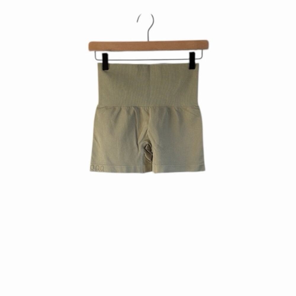 OQQ Green Workout Butt Lifting High Waist Athletic Gym Shorts Medium
